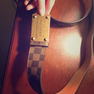 Louis Vuitton men’s belt worn once